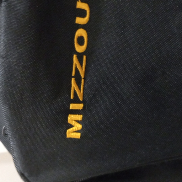 Mizzou Backpack, 4 Zipper Pockets With Mizzou beanie - Picture 3 of 6